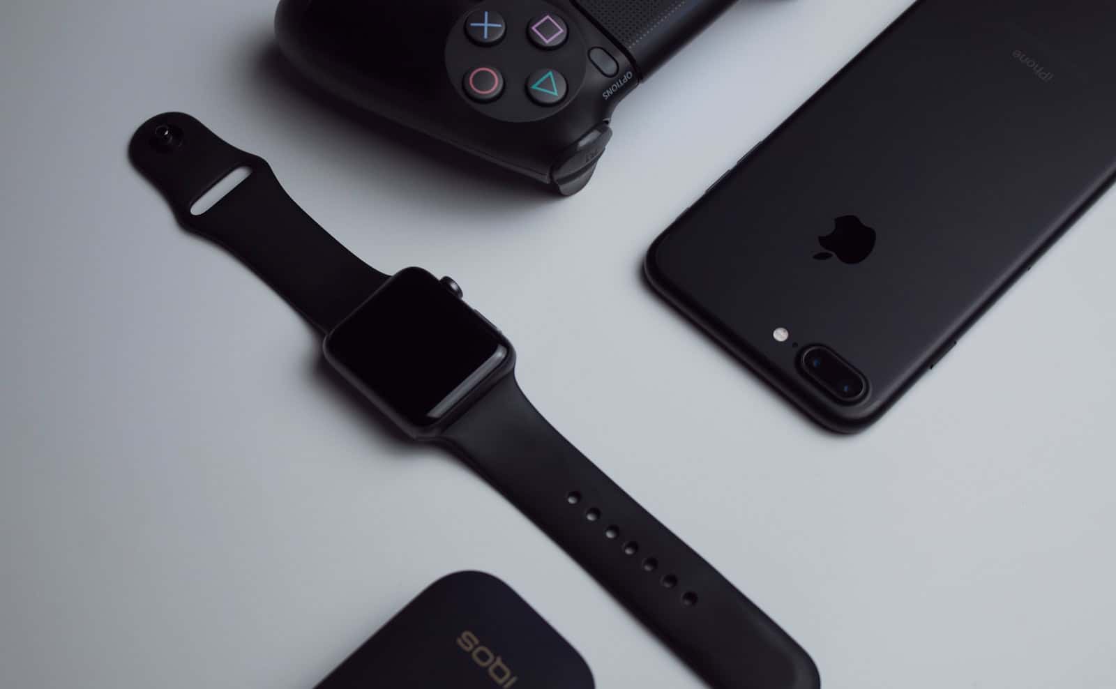 Which apple watch is compatible with iphone 7 plus sale