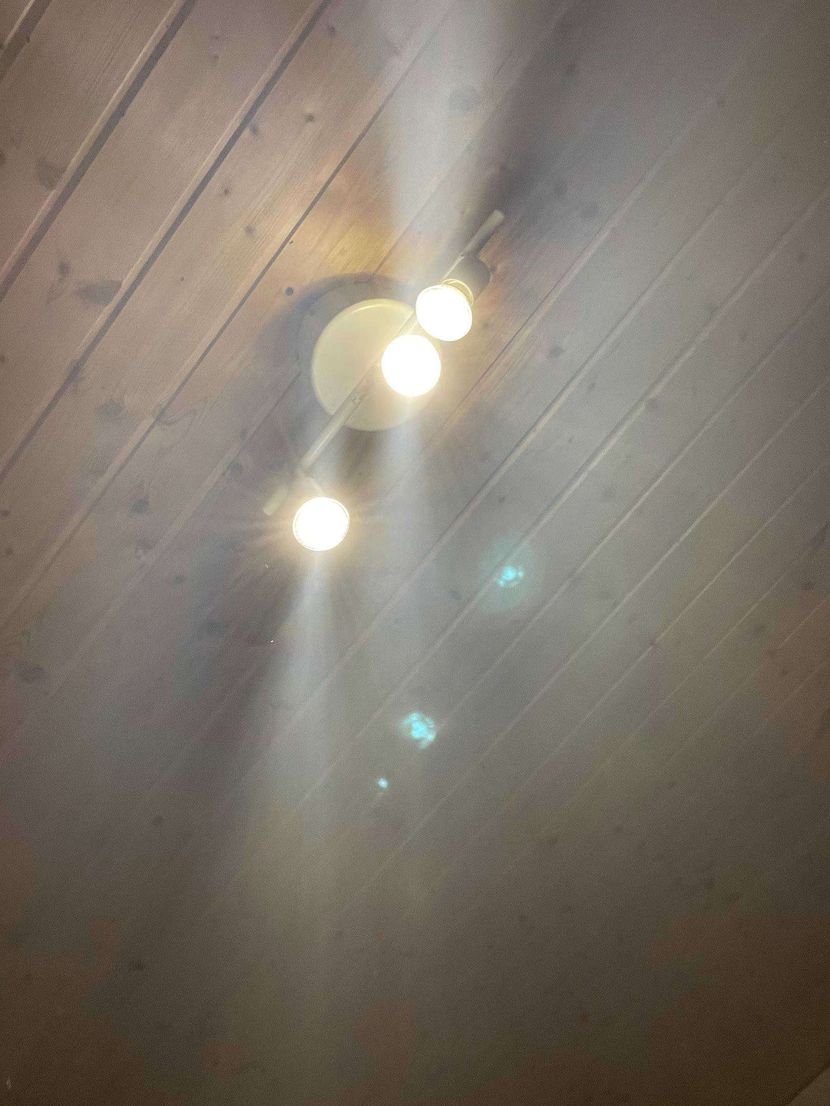 a light fixture on a ceiling